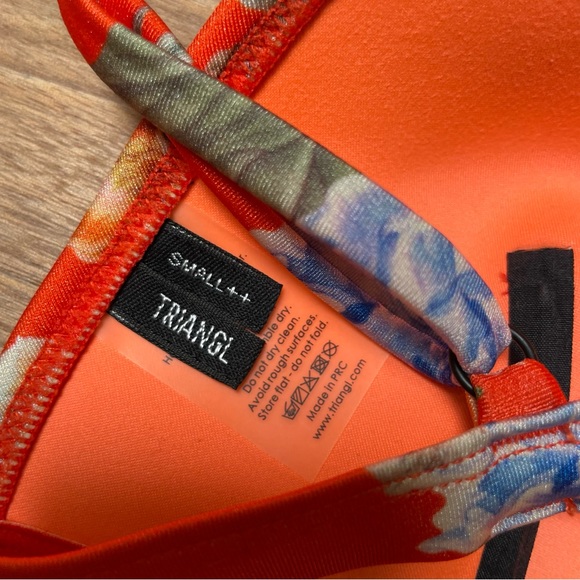 Triangl swimwear  neoprene bikini top - Picture 4 of 4